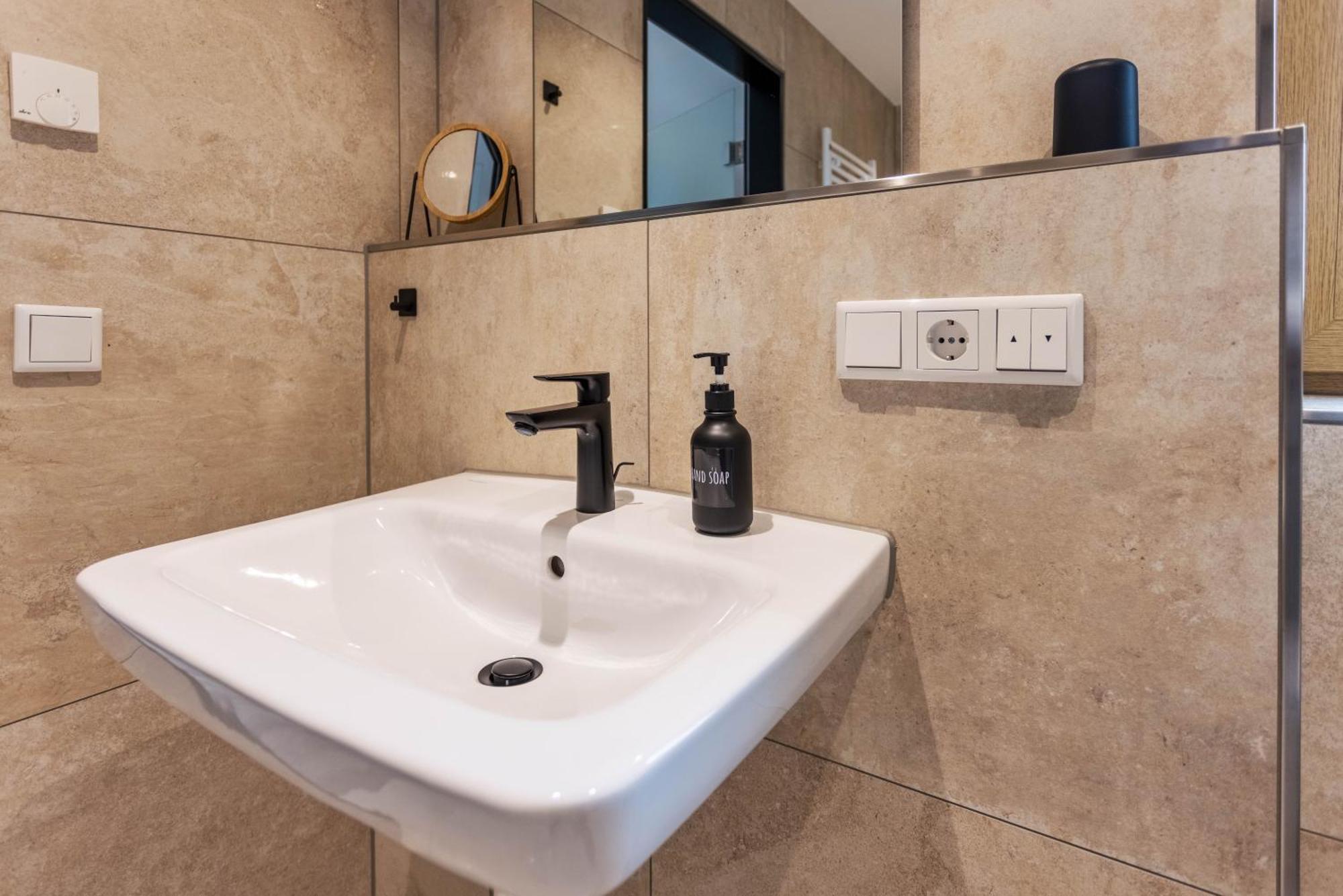 City-Apparte Boarding -Studios- Dein Flexibles Zuhause In Gronau غروناو المظهر الخارجي الصورة